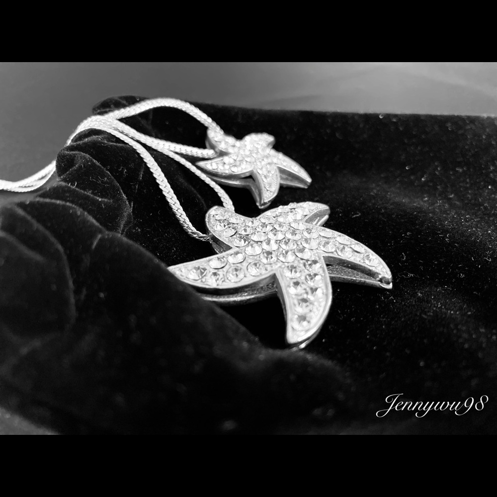 Fashion silver tone long crystal sea star necklace